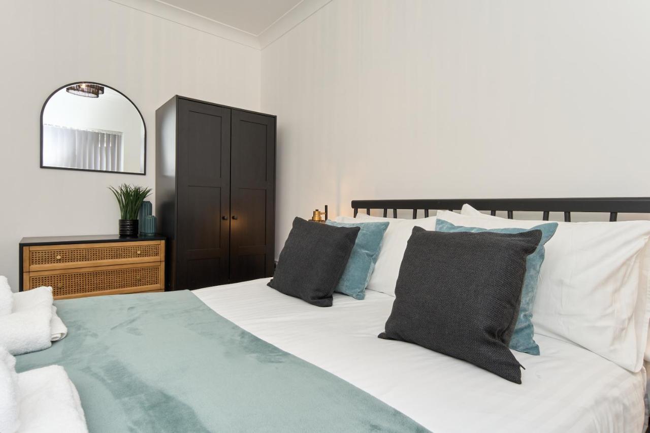 Ventnor Terrace Haven: Spacious 3-Bed with Beach Proximity Exterior photo